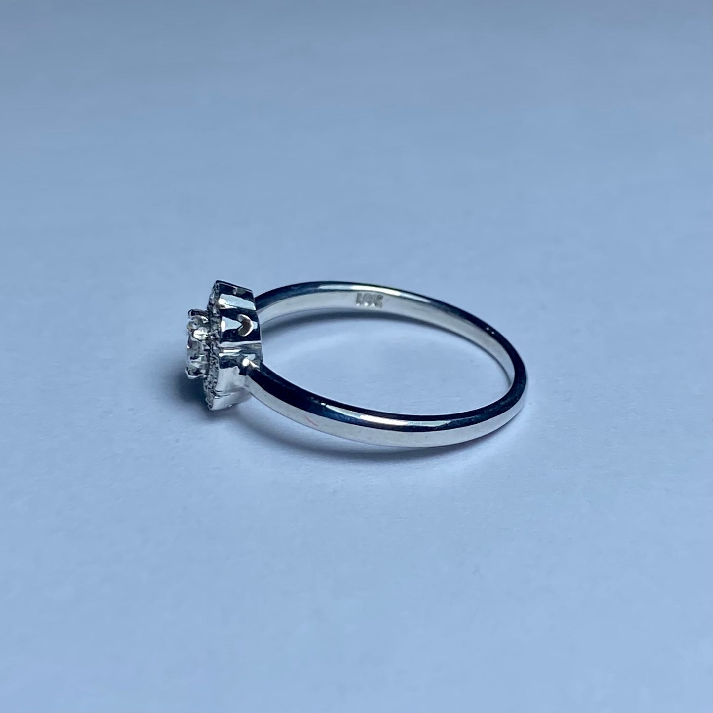 Anillo de Oro Blanco 18k y Diamantes Naturales