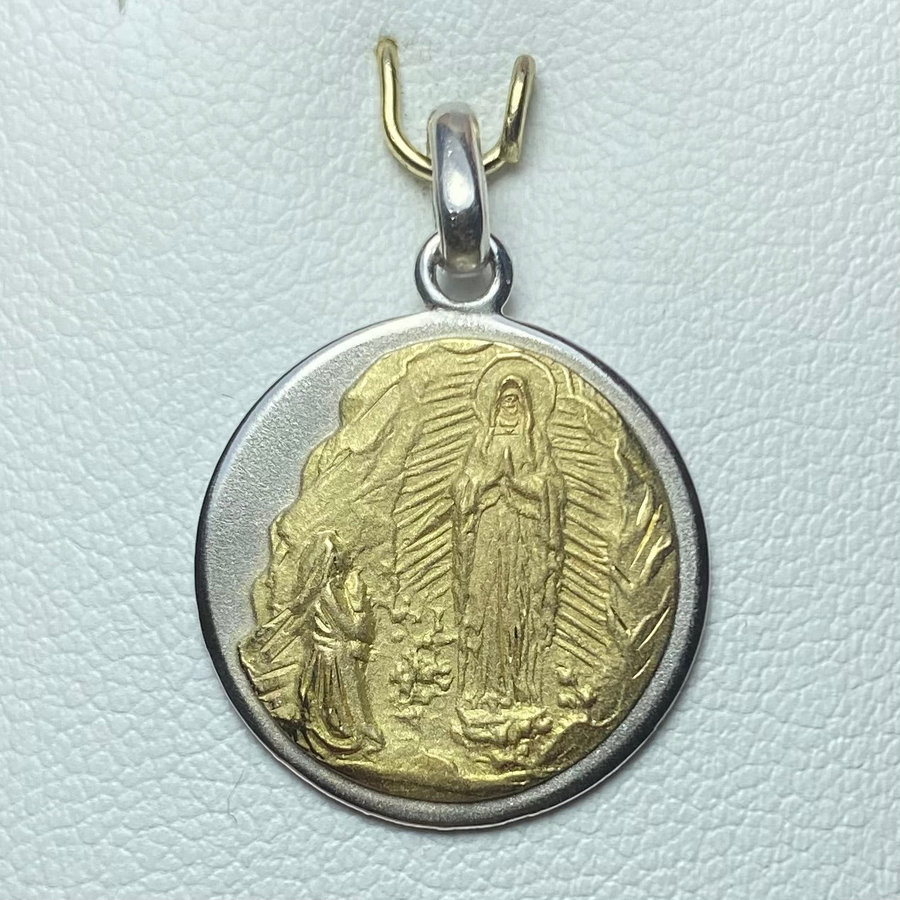 Medalla de la Virgen de Lourdes