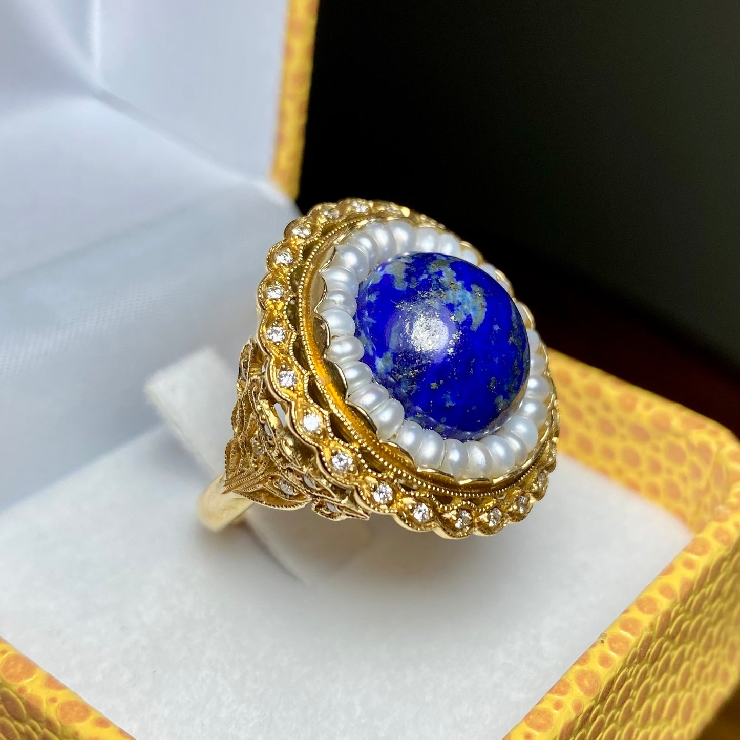 Anillo Lapislázuli en oro amarillo 18k